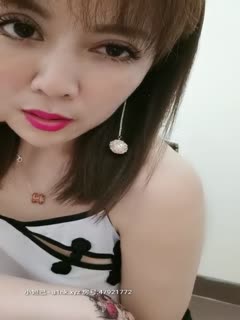 30岁风情-巨乳依萍❤：奶是被你摸大的吗，烟熏妆诱人，阴毛浓密，这么骚的娇喘呻吟你能忍住不撸么？第01集}