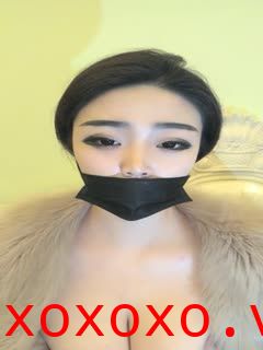 高颜值丰满肥逼御姐【小蝴蝶】揉搓奶子自摸逼逼，近距离特写手指插入，很是诱惑喜欢不要错过}